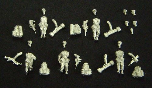 WFM72040, 1/72nd scale Modern British Royal Marines searching, with bergen packs (from 1990 to 2000)